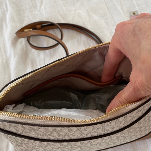 Michael Kors Signature Jet Set Charm Gold Studded Crossbody Bag - Picture 8 of 10